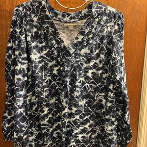 Women's Navy and White Patterned Top